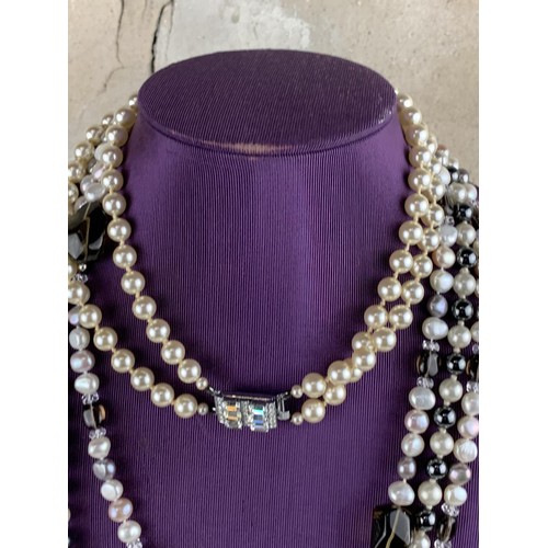 469 - A PEARL & SMOKEY QUARTZ WARAP AROUNDNECKLACE , BLACK AND WHITE PEARL NECKLACE & DOUBLE STRAND NECKLA... 