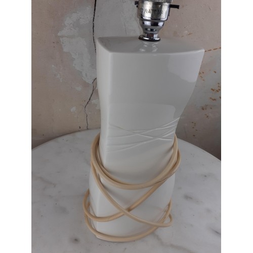 476 - BELLEEK LIVING TABLE LAMP 12