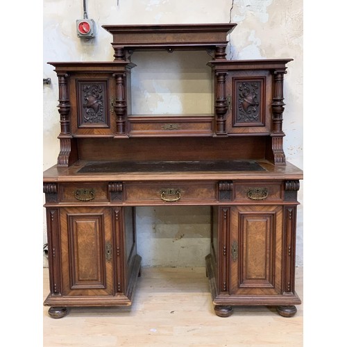 479 - A TWIN PEDESTAL DESK (TOP 64X31