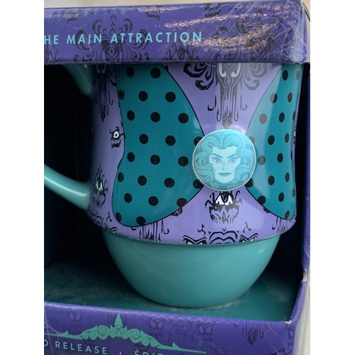 491 - A NEW LIMITED EDITION MUG FROM THE MINIIE THE MOUSE MAIN ATTRACTION RANGE