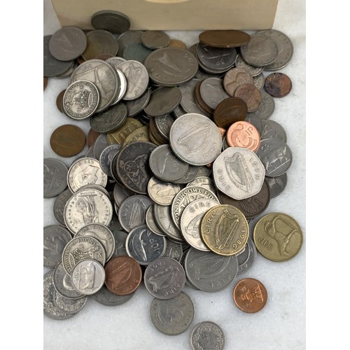 496 - A BOX OF LARGE QUALITY MIXED COINS