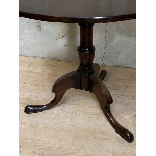 509 - VICTORIAN MAHOGANY TILT TOP TABLE