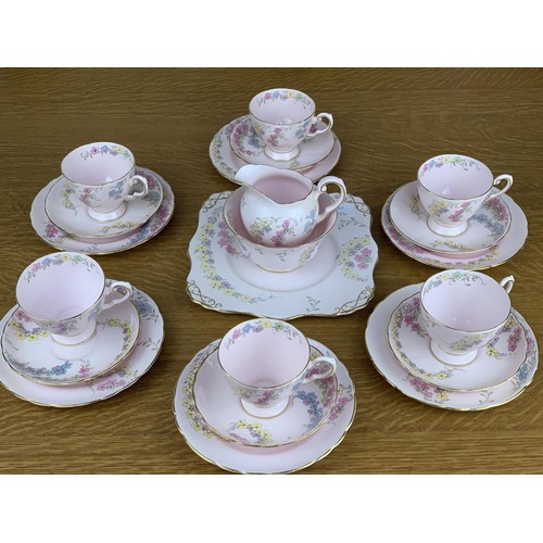 515 - A 21 PIECE TUSCAN TEA SERVICE