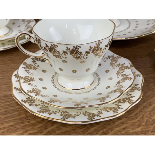 520 - A 21 PIECE CHINA TEA SERVICE BY FOLEY