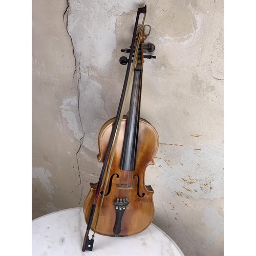 549 - A VIOLIN AND BOW