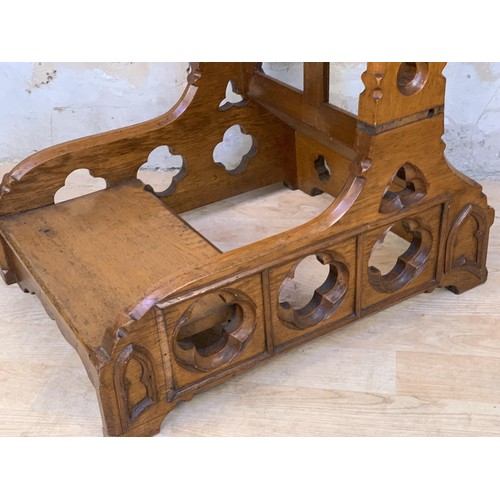 634 - ANTIQUE OAK PRAYER STOOL