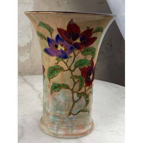 623 - A ROYAL DOULTON MAGNELLA VASE 8