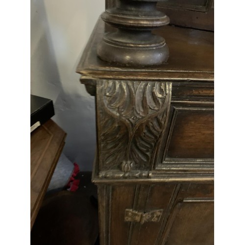 633 - AN ANTIQUE OAK COURT CUPBOARD