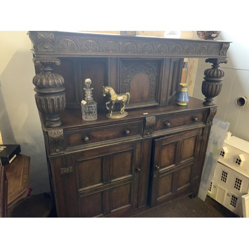 633 - AN ANTIQUE OAK COURT CUPBOARD