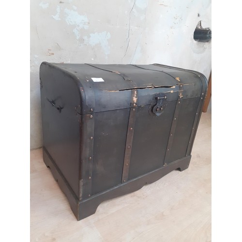 77 - SMALL TRUNK 26 X 20 X 17