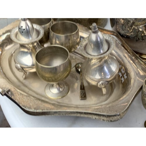 99 - A QUANTITY OF PLATED WARE