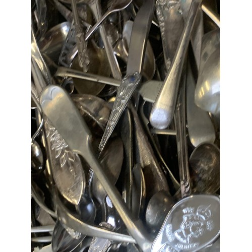 110 - A LARGE LOT OF MIXED CUTLERY