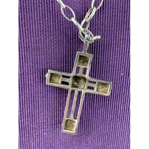 272 - LONG LOOP LINK SILVER CHAIN WITH SILVER MACKINTOSH STYLE CROSS