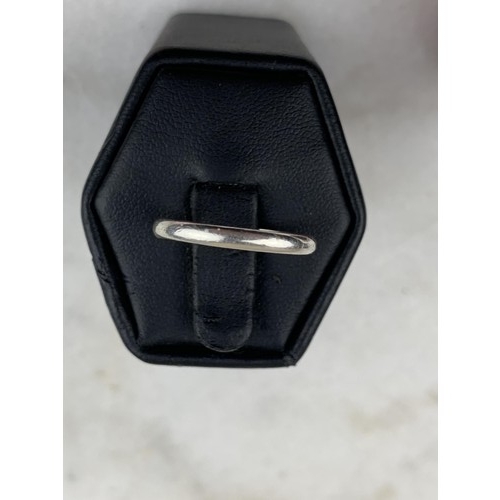 274 - A SILVER WEDDING BAND