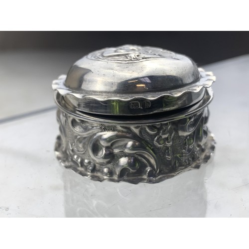 297 - 1901 BIRHINGHAM SILVER PILL BOX DEPICITNG GREEK GOD OF MUSIC