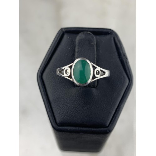 313 - SILVER CELTIC GREEN STONE RING