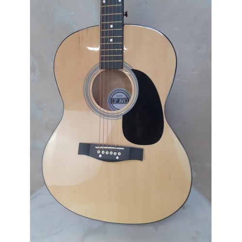 353 - 3RD AVENUE ACOUSTIC GUITAR