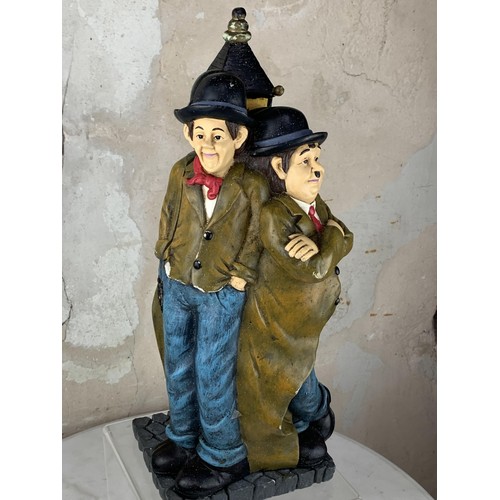 360 - LAUREL & HARDY WINE BOTTLE HOLDER 17