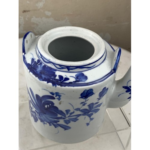 395 - AN ANTIQUE HAND PAINTED BLUE AND WHITE TEAPOT 6