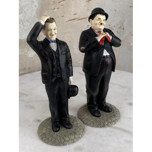 405 - LAUREL & HARDY FIGURINE 9