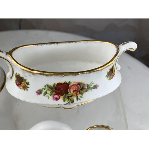 413 - 4 PIECES OF OLD COUNTRY ROSE BY ROYAL  ALBERT