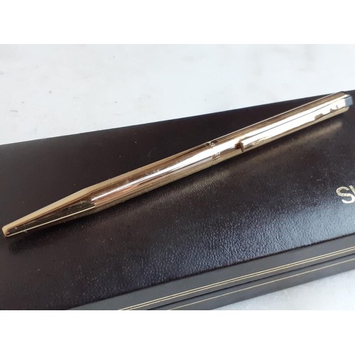 416 - A BOXED SHEAFFER PEN