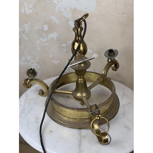 461 - A HEAVY VINTAGE BRASS 3 BRANCH HANGING CHANDALIER