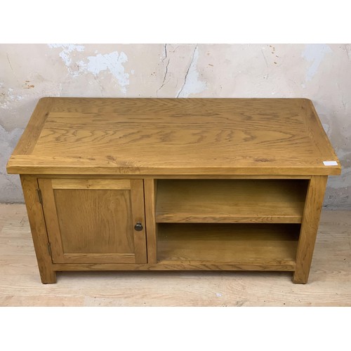 494 - SOLID OAK ENTERTAINMENT UNIT