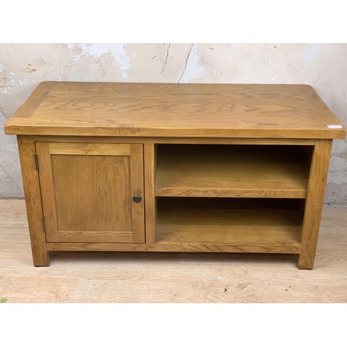 494 - SOLID OAK ENTERTAINMENT UNIT