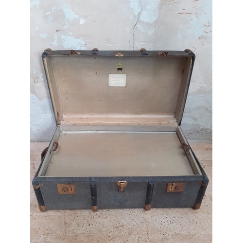 79 - OLD VINTAGE TRAVEL TRUNK