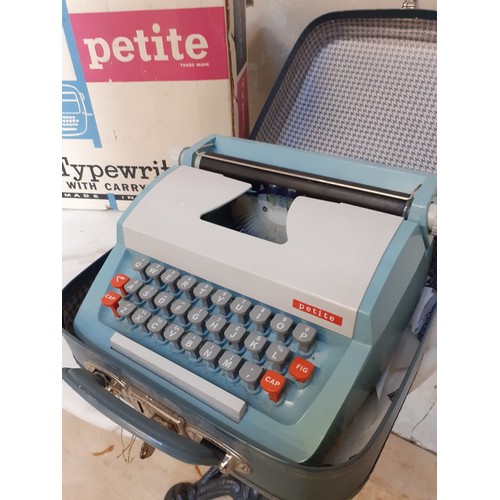 130 - VINTAGE CHILDS PITITE TYPEWRITER IN ORIGINAL BOX