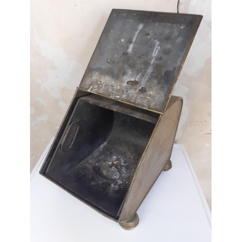 174 - A BRASS COAL SCUTTLE