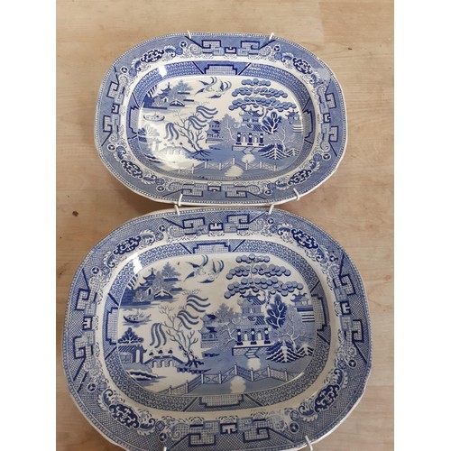 179 - 3 WILLOW PATTERN PLATTERS