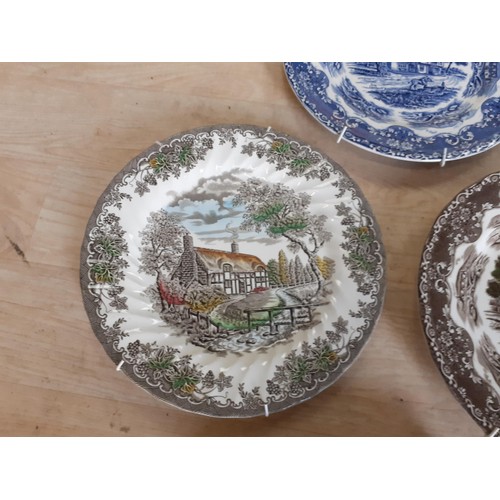 193 - AN ASSORTED LOT OF GRINDLEY WALL PLATES