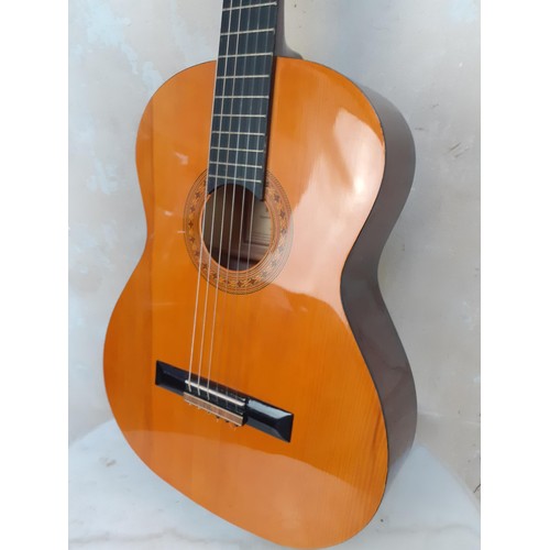 267 - ACCOUSTIC GUITAR