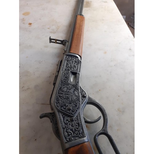 398 - REPLICA WINCHESTER RIFLE