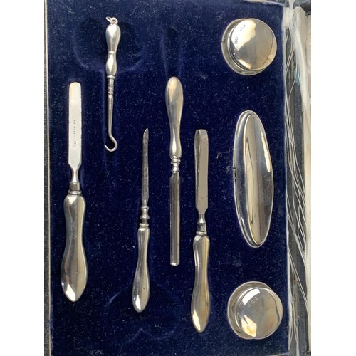 415 - SILVER VANITY SET IN CASE BIRMINGHAM 1920