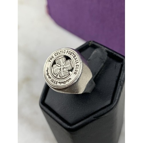 439 - A HEAVY SILVER CELTIC FOOTBALL CLUB RING