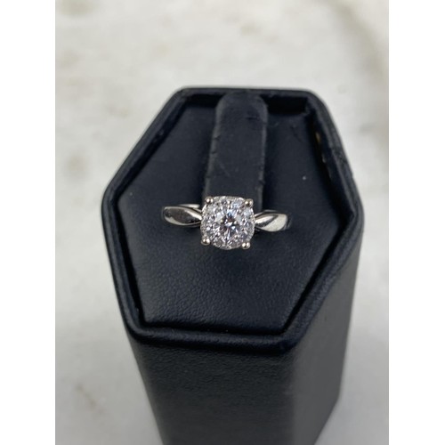 459 - A STUNNING 18CT GOLD DIAMOND RING (1 FULL CARAT TOTAL) SIZE K/L