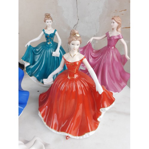 379 - 6 LEONARDO LADY FIGURINES