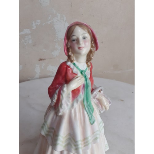 525 - AN ANTIQUE DOULTON FIGURINE HAS REPAIR 8