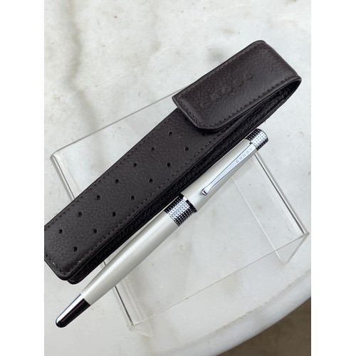 567 - A COLLECTABLE CROSS PEN IN LEATHER HOLDER