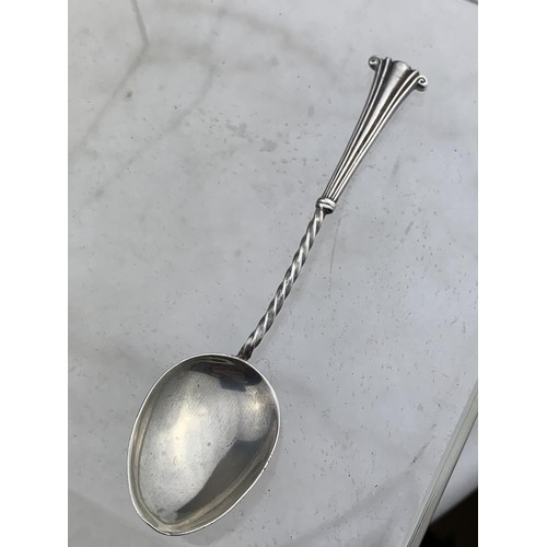 510 - A 1904 BIRMINGHAM TWIST HANDLE SILVER SPOON 6 grms