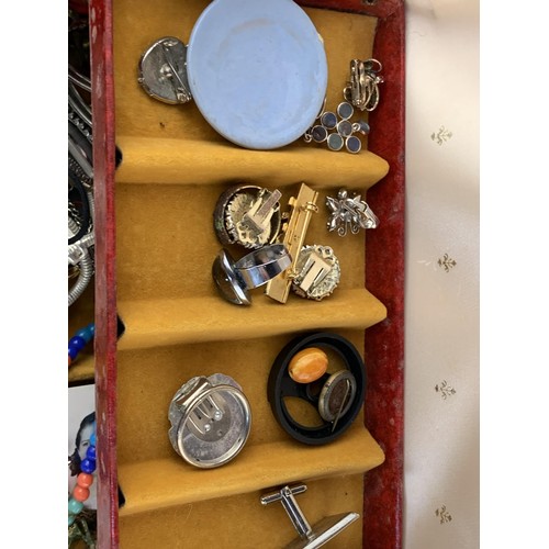 636 - JEWELLERY BOX COMPLETE WITH MIXED JEWELLERY