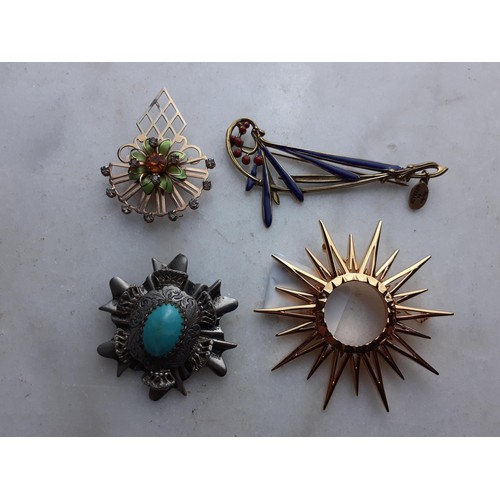 204 - 4 MIXED HIGH QUALITY BROOCHES