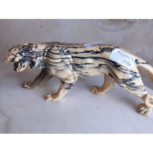 622 - LION AND TIGER ORNAMENTS IN RESIN 5