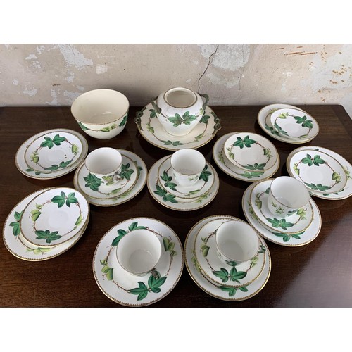 36 - 27 PIECE VINTAGE LEAF PATTERN SERVICE