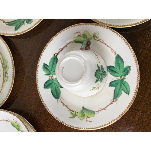 36 - 27 PIECE VINTAGE LEAF PATTERN SERVICE