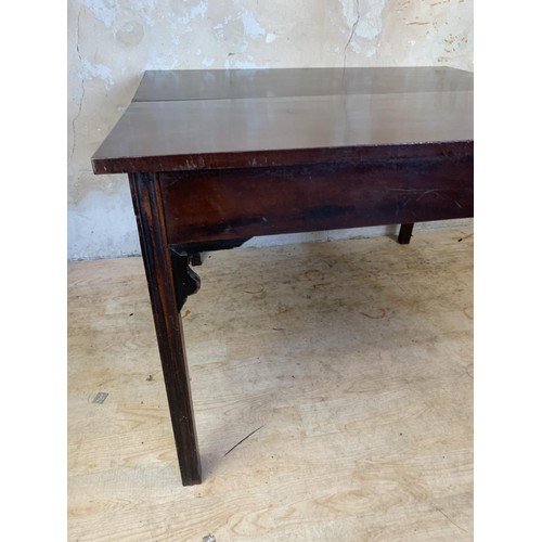 116 - A EARLY TURN-OVER LEAF TABLE