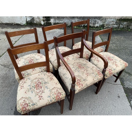 154 - A SET OF 5 GEORGIAN SHERIDAN CHAIRS & 1 MATCHING CARVIER CHAIR